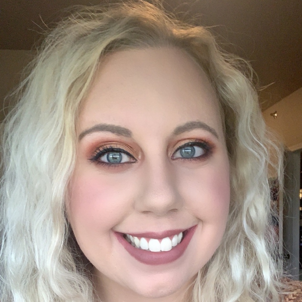 Meet your Posher, Whitney